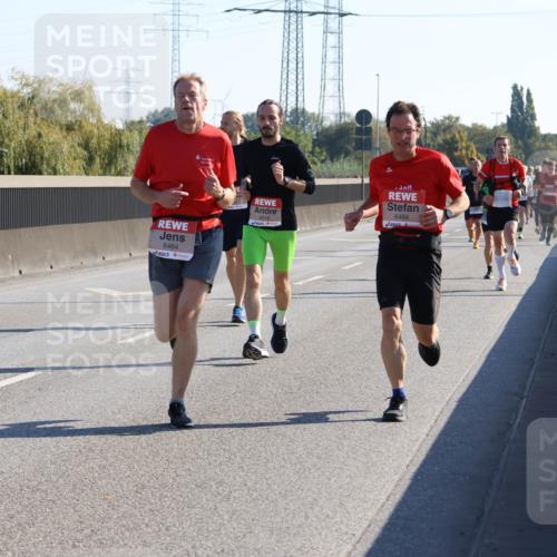 03.10.2025 - Köhlbrandbrückenlauf Strokosch-Dieckow http://msf.ph/oto/9104769 03.10.2025 12:13:28 Position 3 6464, 6484 meine-sportfotos.de