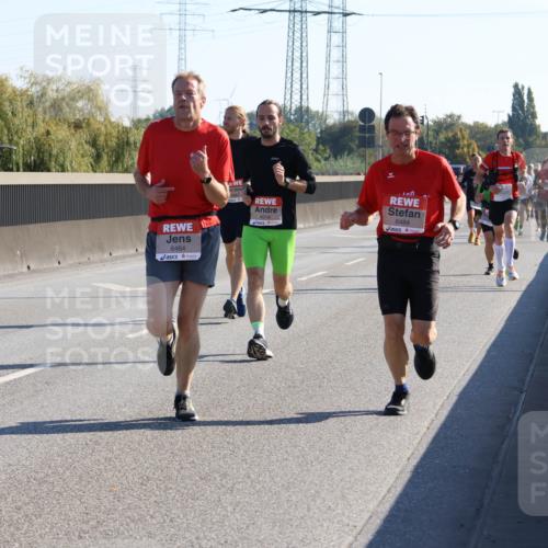 03.10.2025 - Köhlbrandbrückenlauf Strokosch-Dieckow http://msf.ph/oto/9104777 03.10.2025 12:13:28 Position 3 6464, 6484 meine-sportfotos.de