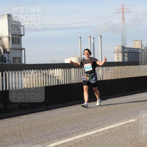 03.10.2025 - Köhlbrandbrückenlauf Lena Gebhardt http://msf.ph/oto/9104818 03.10.2025 10:12:42 Position 2 2938 meine-sportfotos.de