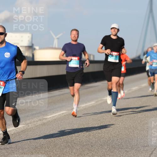 03.10.2025 - Köhlbrandbrückenlauf Lena Gebhardt http://msf.ph/oto/9104825 03.10.2025 09:38:48 Position 2 2937 meine-sportfotos.de