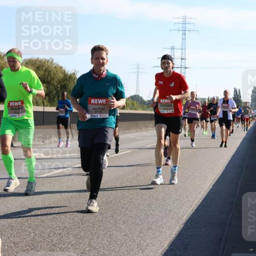 03.10.2025 - Köhlbrandbrückenlauf Strokosch-Dieckow http://msf.ph/oto/9104828 03.10.2025 12:13:47 Position 3 6715, 4270, 6714, 6654 meine-sportfotos.de