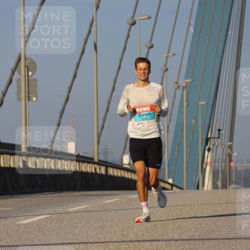 03.10.2025 - Köhlbrandbrückenlauf Strokosch-Dieckow http://msf.ph/oto/9104841 03.10.2025 09:31:23 Position 2 3209 meine-sportfotos.de