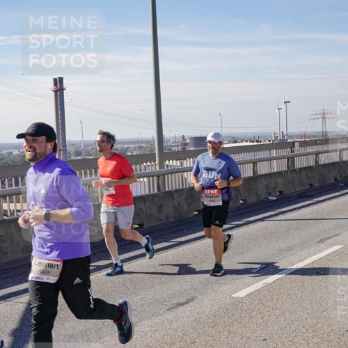 03.10.2025 - Köhlbrandbrückenlauf Michael Burmester http://msf.ph/oto/9104848 03.10.2025 12:48:52 Position 2 4424 meine-sportfotos.de