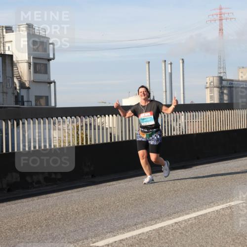 03.10.2025 - Köhlbrandbrückenlauf Lena Gebhardt http://msf.ph/oto/9104866 03.10.2025 10:12:42 Position 2  meine-sportfotos.de