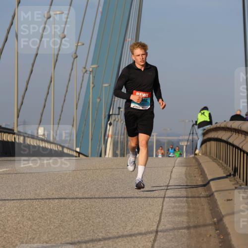 03.10.2025 - Köhlbrandbrückenlauf Strokosch-Dieckow http://msf.ph/oto/9104871 03.10.2025 09:31:33 Position 2  meine-sportfotos.de