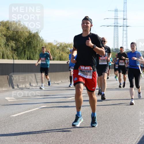 03.10.2025 - Köhlbrandbrückenlauf Strokosch-Dieckow http://msf.ph/oto/9104880 03.10.2025 12:13:57 Position 3 4098 meine-sportfotos.de