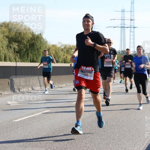 03.10.2025 - Köhlbrandbrückenlauf Strokosch-Dieckow http://msf.ph/oto/9104890 03.10.2025 12:13:57 Position 3 4177, 4098 meine-sportfotos.de