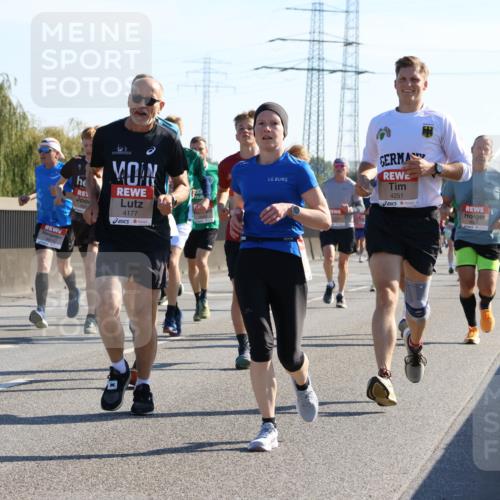 03.10.2025 - Köhlbrandbrückenlauf Strokosch-Dieckow http://msf.ph/oto/9104900 03.10.2025 12:13:59 Position 3 00, 4137, 4177, 4251 meine-sportfotos.de
