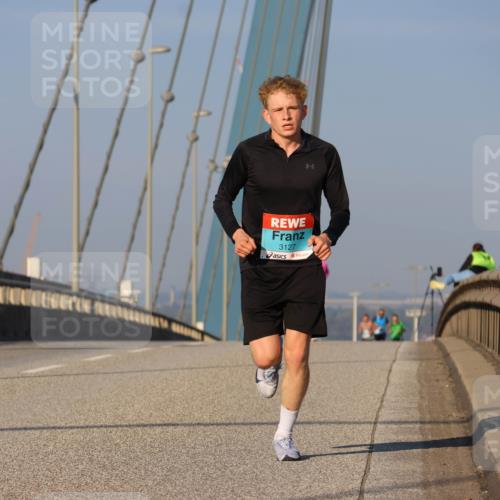 03.10.2025 - Köhlbrandbrückenlauf Strokosch-Dieckow http://msf.ph/oto/9104921 03.10.2025 09:31:34 Position 2 3127 meine-sportfotos.de
