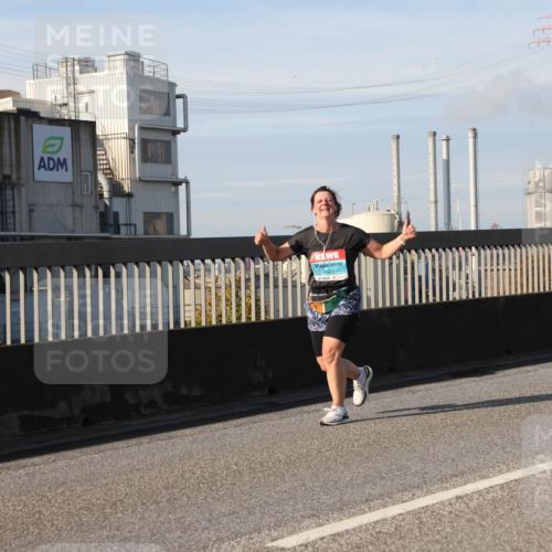 03.10.2025 - Köhlbrandbrückenlauf Lena Gebhardt http://msf.ph/oto/9104961 03.10.2025 10:12:42 Position 2 2936 meine-sportfotos.de