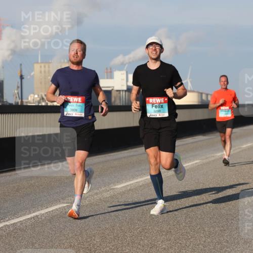 03.10.2025 - Köhlbrandbrückenlauf Lena Gebhardt http://msf.ph/oto/9104980 03.10.2025 09:38:50 Position 2 3809, 3299 meine-sportfotos.de