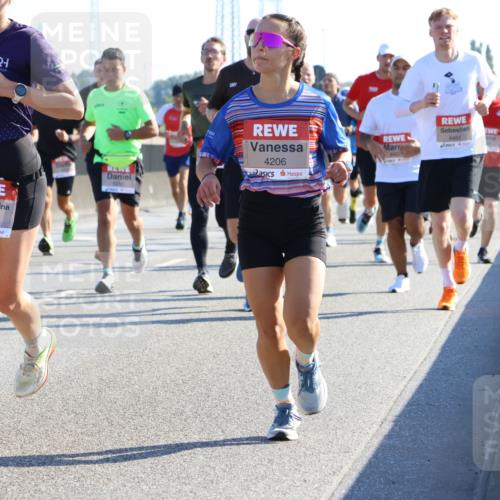 03.10.2025 - Köhlbrandbrückenlauf Strokosch-Dieckow http://msf.ph/oto/9104998 03.10.2025 12:14:11 Position 3 4258, 4206, 4491, 4407 meine-sportfotos.de