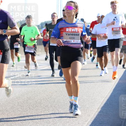 03.10.2025 - Köhlbrandbrückenlauf Strokosch-Dieckow http://msf.ph/oto/9105007 03.10.2025 12:14:11 Position 3 4258, 4206, 4491, 6 meine-sportfotos.de