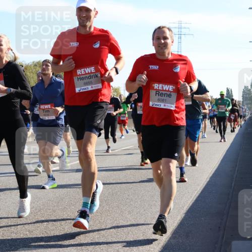 03.10.2025 - Köhlbrandbrückenlauf Strokosch-Dieckow http://msf.ph/oto/9105015 03.10.2025 12:14:17 Position 3 4518, 6655, 6081 meine-sportfotos.de