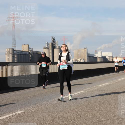03.10.2025 - Köhlbrandbrückenlauf Lena Gebhardt http://msf.ph/oto/9105038 03.10.2025 10:12:43 Position 2 2859 meine-sportfotos.de