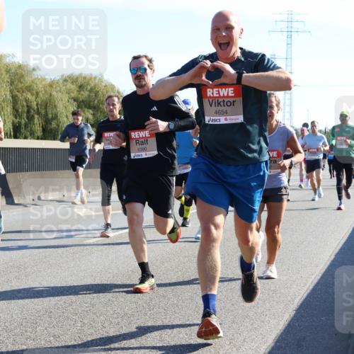 03.10.2025 - Köhlbrandbrückenlauf Strokosch-Dieckow http://msf.ph/oto/9105048 03.10.2025 12:14:18 Position 3 6390, 4654 meine-sportfotos.de