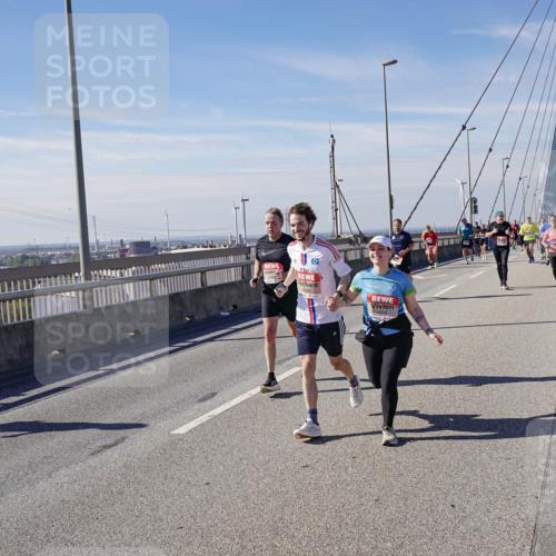 03.10.2025 - Köhlbrandbrückenlauf Michael Burmester http://msf.ph/oto/9105062 03.10.2025 12:48:59 Position 2  meine-sportfotos.de