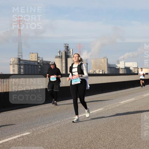 03.10.2025 - Köhlbrandbrückenlauf Lena Gebhardt http://msf.ph/oto/9105064 03.10.2025 10:12:43 Position 2 2859 meine-sportfotos.de