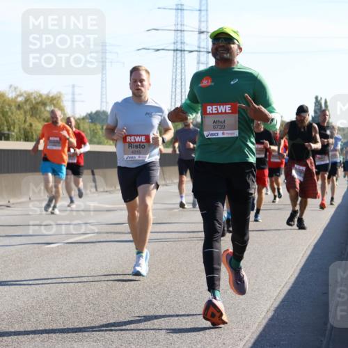 03.10.2025 - Köhlbrandbrückenlauf Strokosch-Dieckow http://msf.ph/oto/9105071 03.10.2025 12:14:21 Position 3 4215, 6739 meine-sportfotos.de