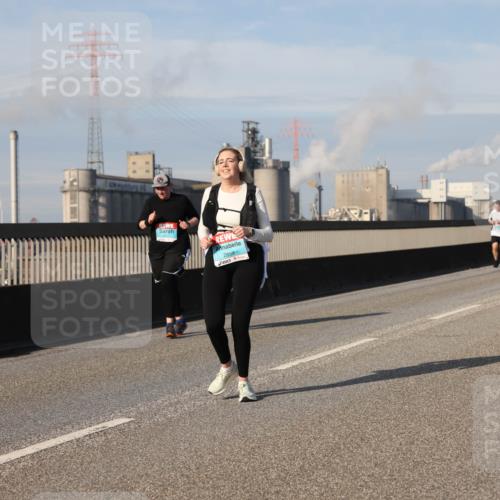 03.10.2025 - Köhlbrandbrückenlauf Lena Gebhardt http://msf.ph/oto/9105073 03.10.2025 10:12:44 Position 2 2859 meine-sportfotos.de