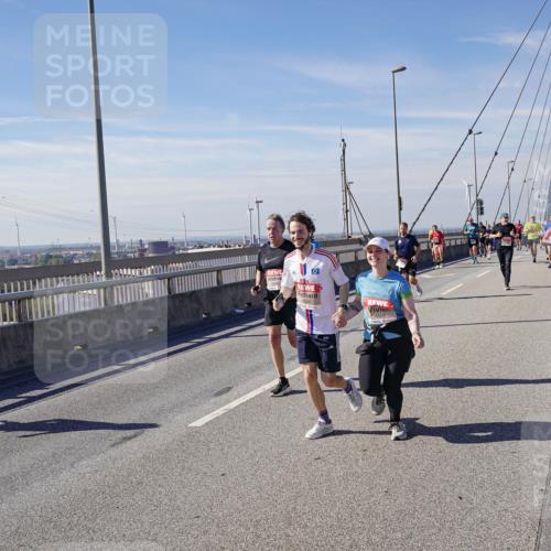 03.10.2025 - Köhlbrandbrückenlauf Michael Burmester http://msf.ph/oto/9105075 03.10.2025 12:48:59 Position 2  meine-sportfotos.de