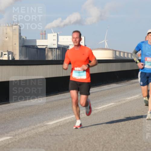 03.10.2025 - Köhlbrandbrückenlauf Lena Gebhardt http://msf.ph/oto/9105090 03.10.2025 09:38:52 Position 2  meine-sportfotos.de