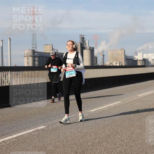 03.10.2025 - Köhlbrandbrückenlauf Lena Gebhardt http://msf.ph/oto/9105096 03.10.2025 10:12:44 Position 2 2859 meine-sportfotos.de