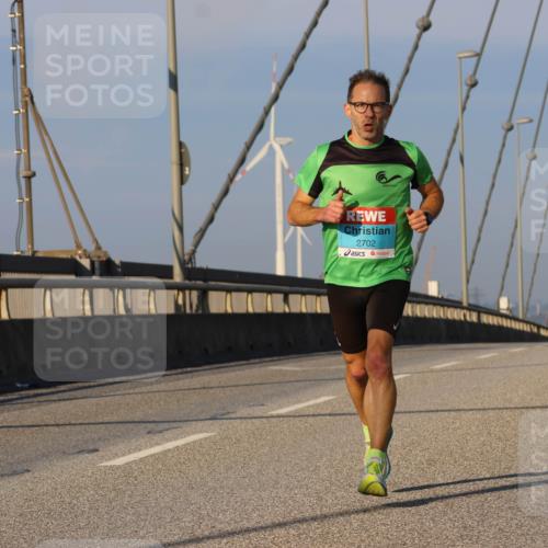 03.10.2025 - Köhlbrandbrückenlauf Strokosch-Dieckow http://msf.ph/oto/9105102 03.10.2025 09:32:29 Position 2 2702 meine-sportfotos.de