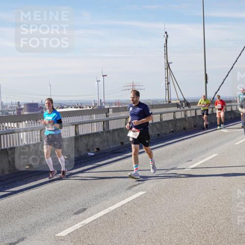 03.10.2025 - Köhlbrandbrückenlauf Michael Burmester http://msf.ph/oto/9105104 03.10.2025 12:49:01 Position 2  meine-sportfotos.de