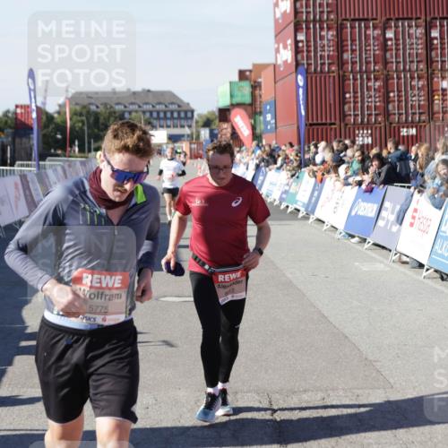 03.10.2025 - Köhlbrandbrückenlauf Jannik Wohlers http://msf.ph/oto/9105105 03.10.2025 12:58:28 Ziel 4083, 4084, 4099, 5706, 5775, 6617, 6732, 6741 meine-sportfotos.de