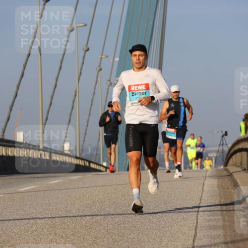 03.10.2025 - Köhlbrandbrückenlauf Strokosch-Dieckow http://msf.ph/oto/9105115 03.10.2025 09:32:36 Position 2 217 meine-sportfotos.de
