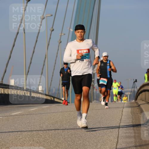 03.10.2025 - Köhlbrandbrückenlauf Strokosch-Dieckow http://msf.ph/oto/9105133 03.10.2025 09:32:36 Position 2 2176 meine-sportfotos.de