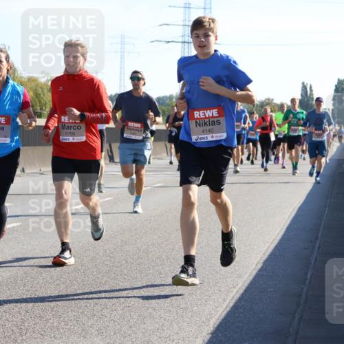03.10.2025 - Köhlbrandbrückenlauf Strokosch-Dieckow http://msf.ph/oto/9105136 03.10.2025 12:14:29 Position 3 6706, 6341, 4140 meine-sportfotos.de