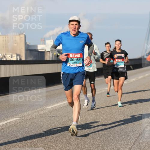 03.10.2025 - Köhlbrandbrückenlauf Lena Gebhardt http://msf.ph/oto/9105186 03.10.2025 09:38:54 Position 2 3248 meine-sportfotos.de