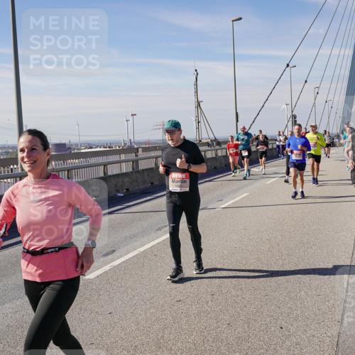 03.10.2025 - Köhlbrandbrückenlauf Michael Burmester http://msf.ph/oto/9105192 03.10.2025 12:49:04 Position 2 5630 meine-sportfotos.de