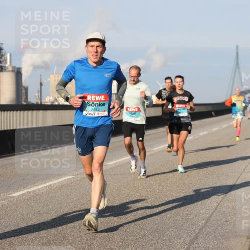03.10.2025 - Köhlbrandbrückenlauf Lena Gebhardt http://msf.ph/oto/9105207 03.10.2025 09:38:55 Position 2 3248 meine-sportfotos.de