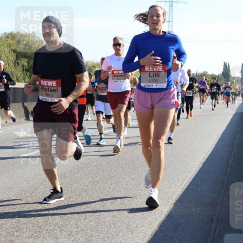 03.10.2025 - Köhlbrandbrückenlauf Strokosch-Dieckow http://msf.ph/oto/9105217 03.10.2025 12:14:40 Position 3 5810, 6631, 4203 meine-sportfotos.de