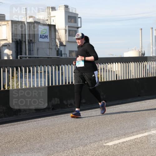 03.10.2025 - Köhlbrandbrückenlauf Lena Gebhardt http://msf.ph/oto/9105254 03.10.2025 10:12:46 Position 2  meine-sportfotos.de