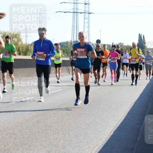03.10.2025 - Köhlbrandbrückenlauf Strokosch-Dieckow http://msf.ph/oto/9105275 03.10.2025 12:14:50 Position 3 5424, 6279, 6813 meine-sportfotos.de
