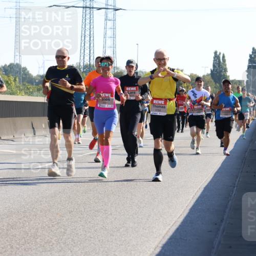 03.10.2025 - Köhlbrandbrückenlauf Strokosch-Dieckow http://msf.ph/oto/9105320 03.10.2025 12:14:53 Position 3 4219, 4061, 5799 meine-sportfotos.de