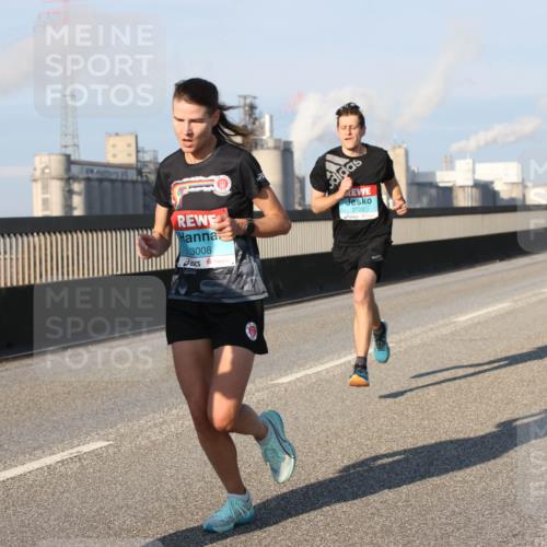 03.10.2025 - Köhlbrandbrückenlauf Lena Gebhardt http://msf.ph/oto/9105333 03.10.2025 09:38:57 Position 2 3008, 2722 meine-sportfotos.de