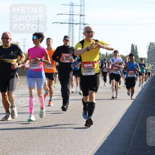 03.10.2025 - Köhlbrandbrückenlauf Strokosch-Dieckow http://msf.ph/oto/9105337 03.10.2025 12:14:55 Position 3 4061, 4119, 5799 meine-sportfotos.de