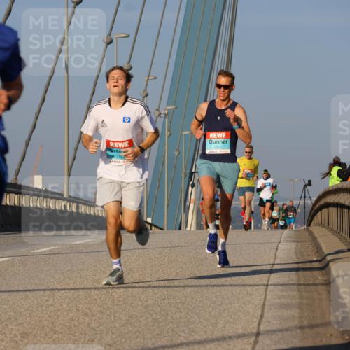03.10.2025 - Köhlbrandbrückenlauf Strokosch-Dieckow http://msf.ph/oto/9105347 03.10.2025 09:33:00 Position 2 3154, 1017 meine-sportfotos.de
