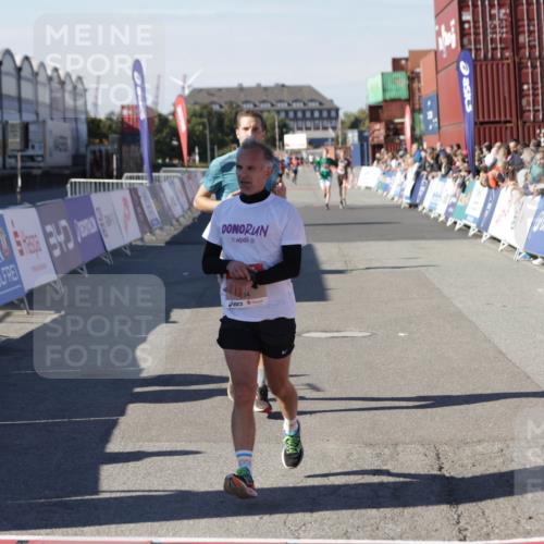 03.10.2025 - Köhlbrandbrückenlauf Jannik Wohlers http://msf.ph/oto/9105349 03.10.2025 12:58:34 Ziel 4084, 4148, 4241, 5706, 5775, 6617, 6741 meine-sportfotos.de