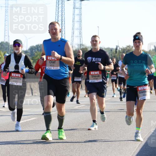 03.10.2025 - Köhlbrandbrückenlauf Strokosch-Dieckow http://msf.ph/oto/9105351 03.10.2025 12:15:03 Position 3 4151, 4212, 4158, 2025, 4025 meine-sportfotos.de