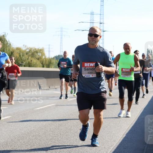 03.10.2025 - Köhlbrandbrückenlauf Strokosch-Dieckow http://msf.ph/oto/9105362 03.10.2025 12:15:15 Position 3 4195, 4081, 4127 meine-sportfotos.de