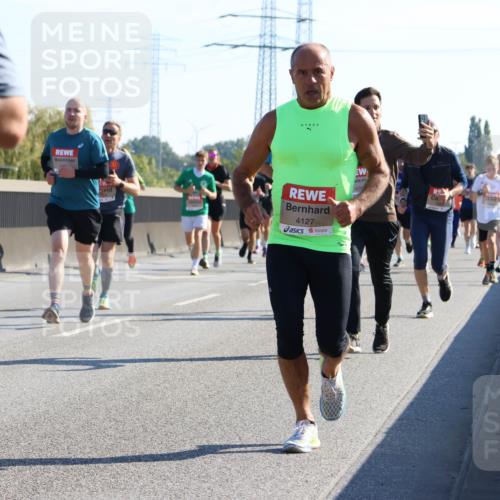03.10.2025 - Köhlbrandbrückenlauf Strokosch-Dieckow http://msf.ph/oto/9105375 03.10.2025 12:15:16 Position 3 4127 meine-sportfotos.de