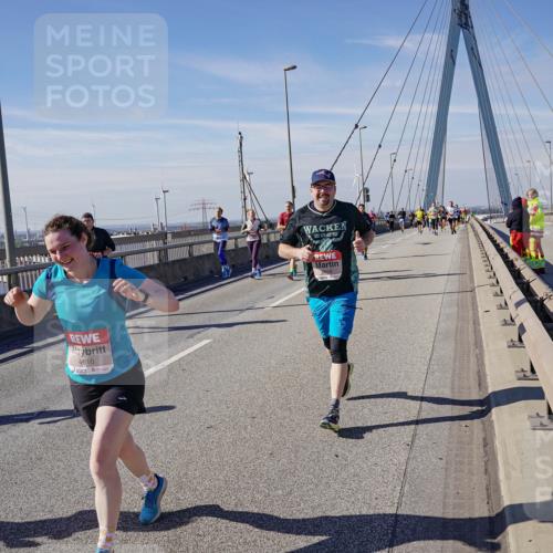 03.10.2025 - Köhlbrandbrückenlauf Michael Burmester http://msf.ph/oto/9105378 03.10.2025 12:49:10 Position 2 4610, 2025 meine-sportfotos.de
