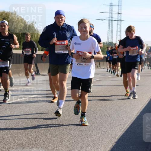 03.10.2025 - Köhlbrandbrückenlauf Strokosch-Dieckow http://msf.ph/oto/9105391 03.10.2025 12:15:24 Position 3 6062, 6798, 6088, 1000 meine-sportfotos.de