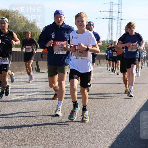 03.10.2025 - Köhlbrandbrückenlauf Strokosch-Dieckow http://msf.ph/oto/9105398 03.10.2025 12:15:24 Position 3 6062, 13, 6798, 6088 meine-sportfotos.de